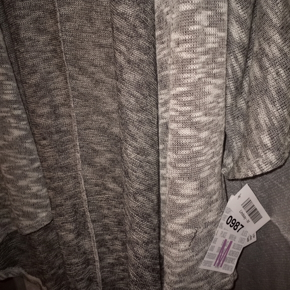 Medium Lyndsey Cardigan. #0987 - Picture 3 of 5